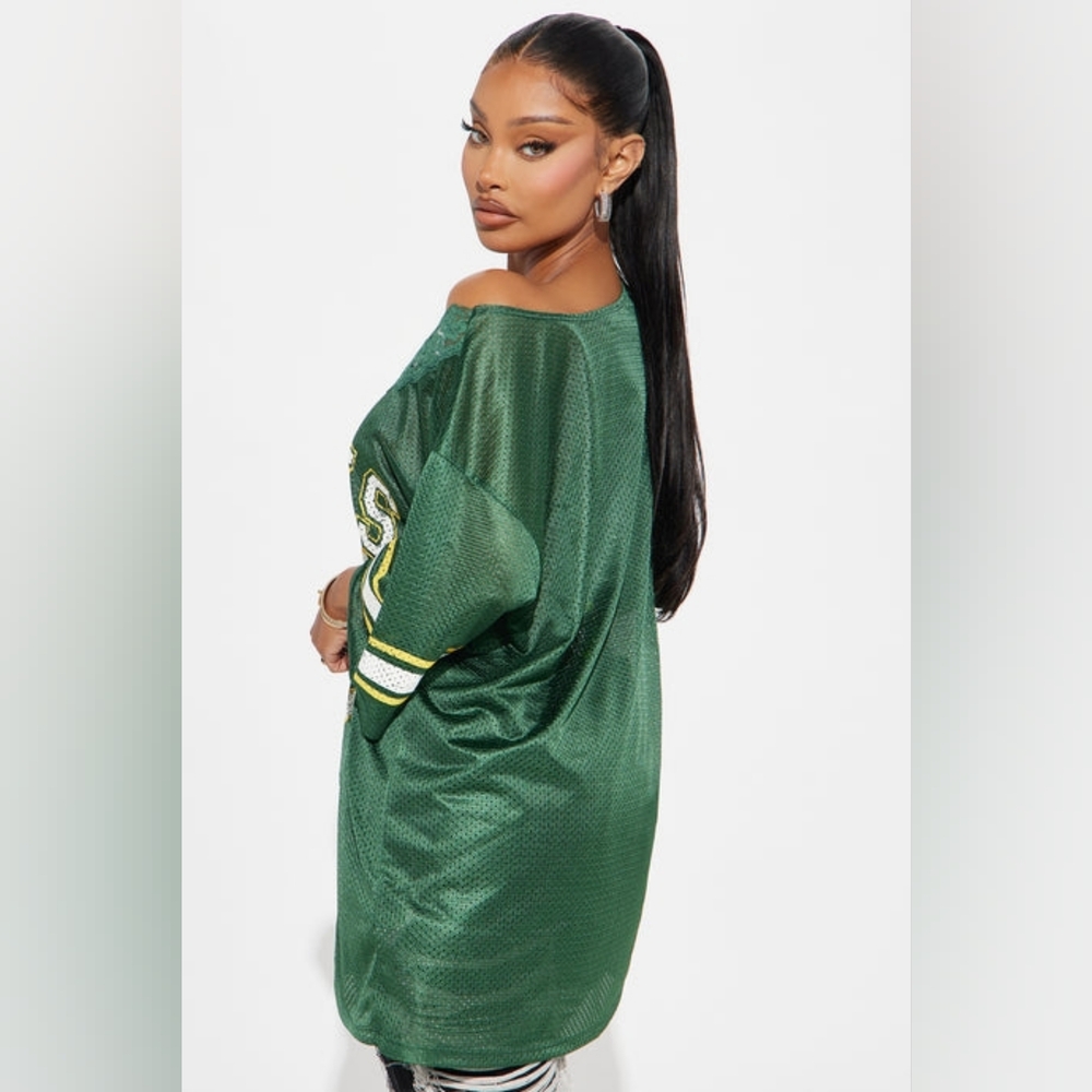 NWT 3X FASHION NOVA Livin' In Dallas 23 Off Shoulder Green Lace Trim Women's Top - Picture 2 of 5